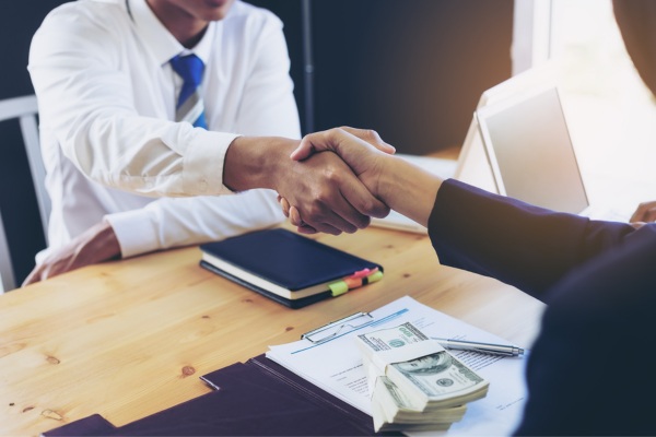 Emprendedores latinos: préstamos sin burocracia en EE. UU.