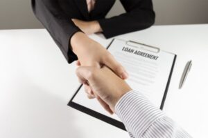 Préstamos rápidos que ayudan a construir crédito para la comunidad latina